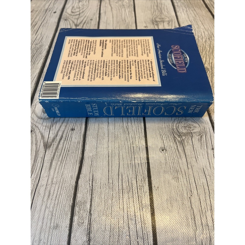 The New Scofield Study Bible: New American Standard Bible - Picture 4 of 4